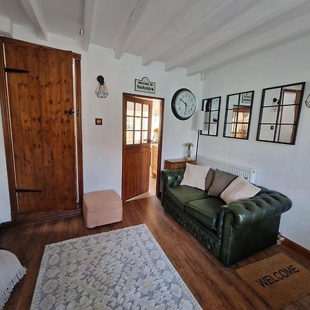 Black Cat Cottage - Central Pickering Grade 2 Listed Cottage Eksteriør billede