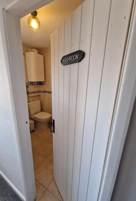 Black Cat Cottage - Central Pickering Grade 2 Listed Cottage Eksteriør billede