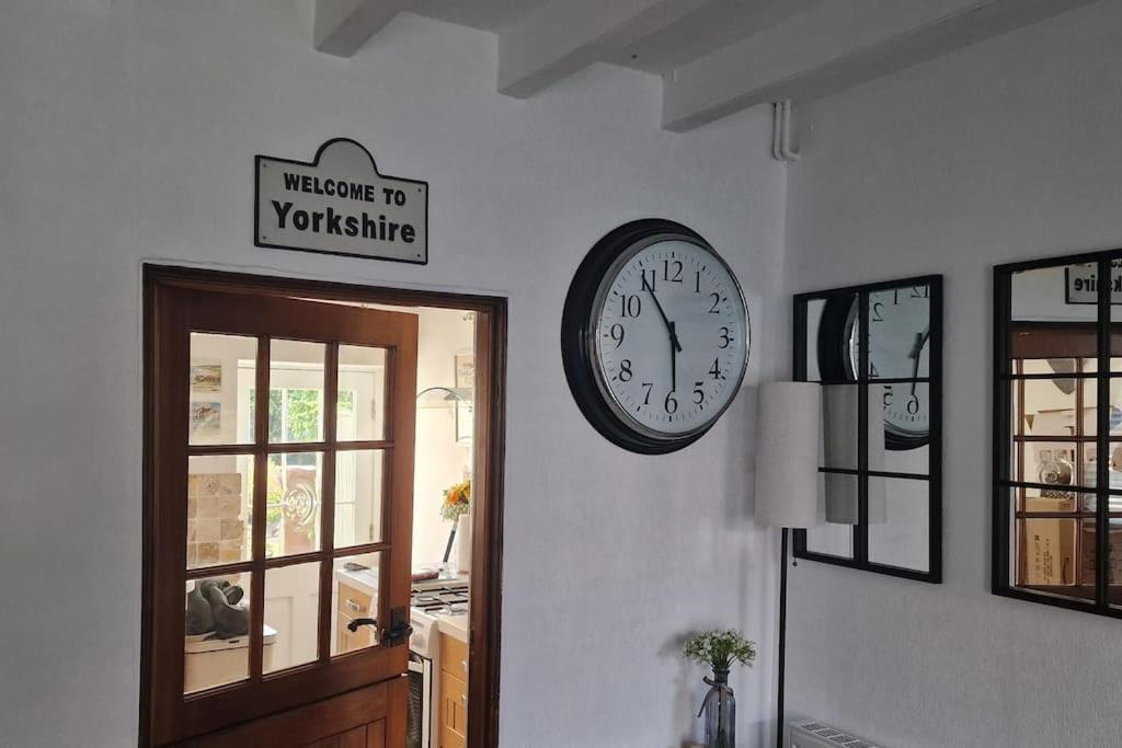 Black Cat Cottage - Central Pickering Grade 2 Listed Cottage Eksteriør billede